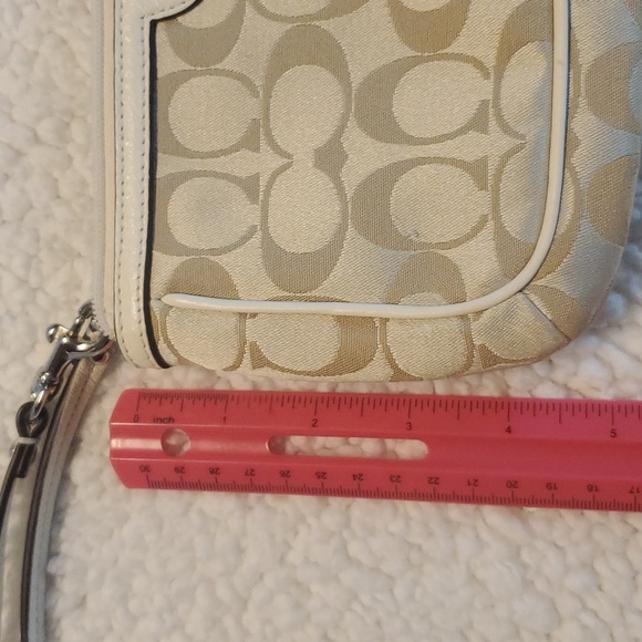 Coach Wristlet - Picture 4 of 10